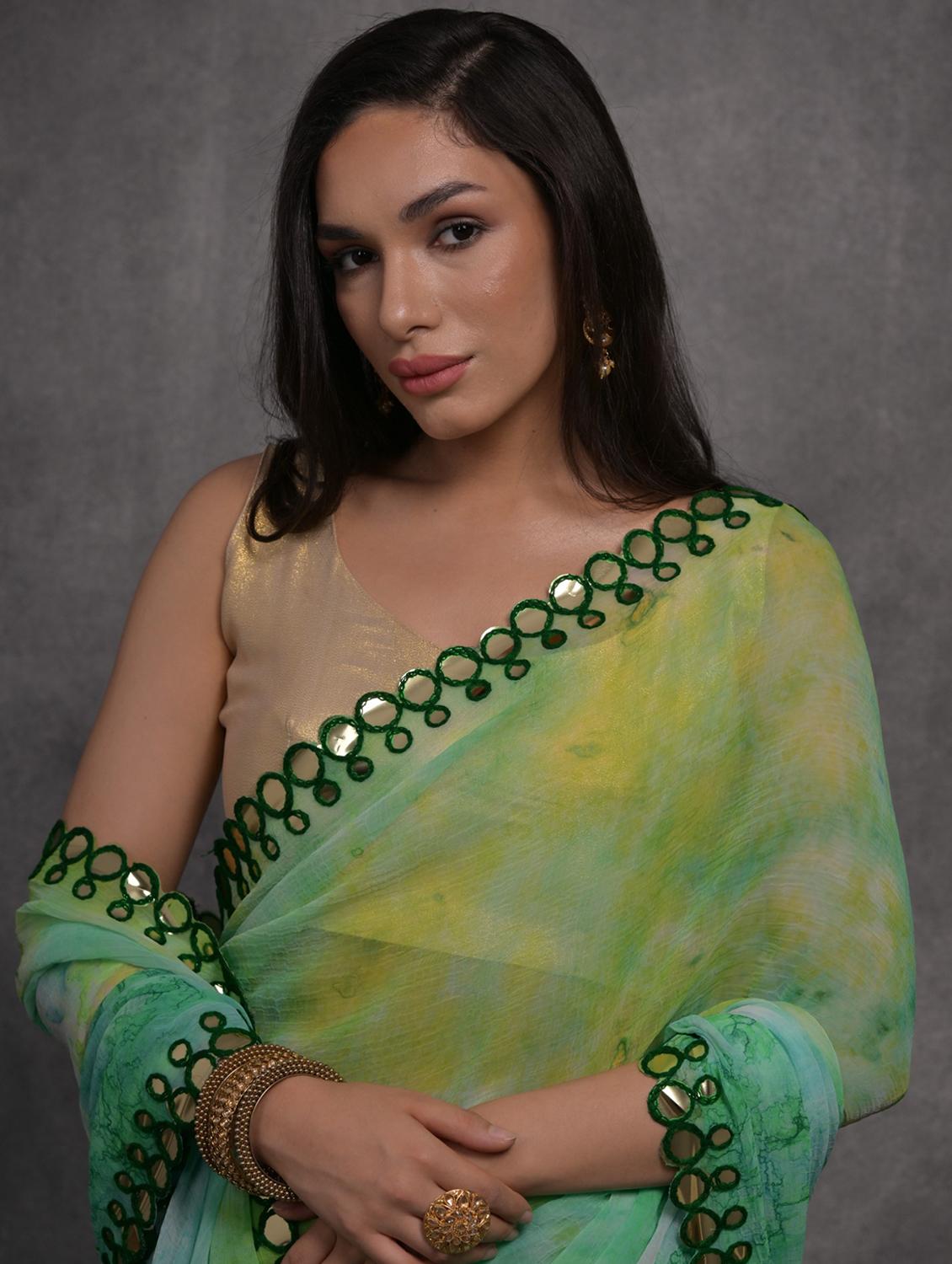 women printed casual wear saree with blouse - 22062987 - Standard Image - 2