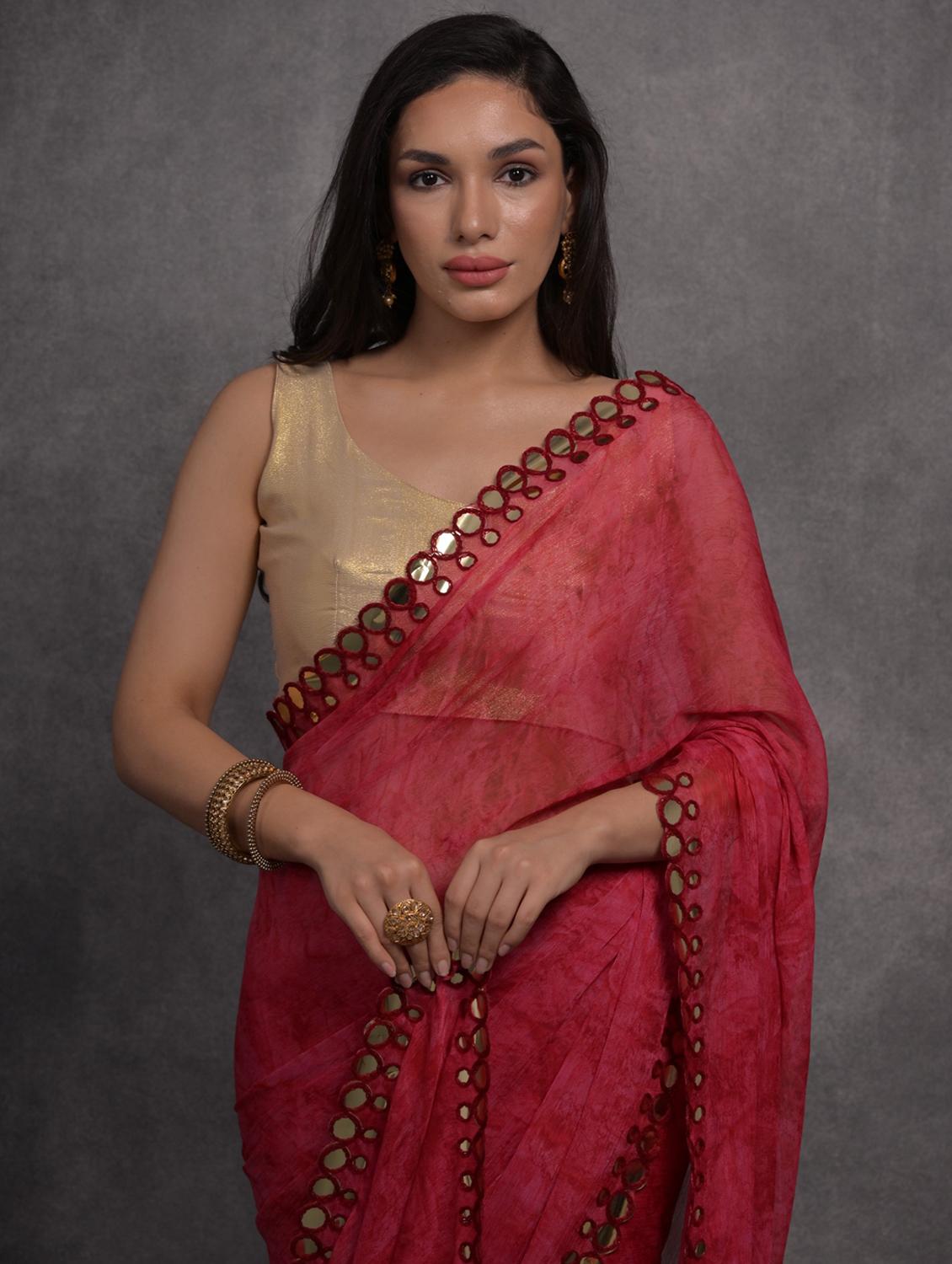 women printed casual wear saree with blouse - 22062989 - Standard Image - 2
