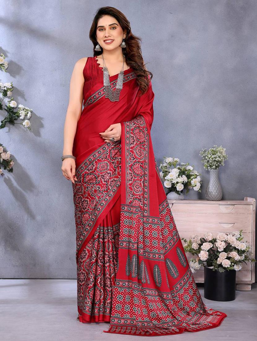 women printed casual wear saree with blouse - 22063824 - Zoom Image - 0