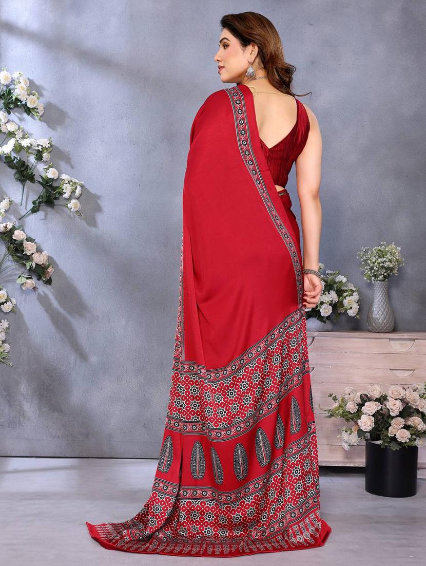 women printed casual wear saree with blouse - 22063824 - Standard Image - 2