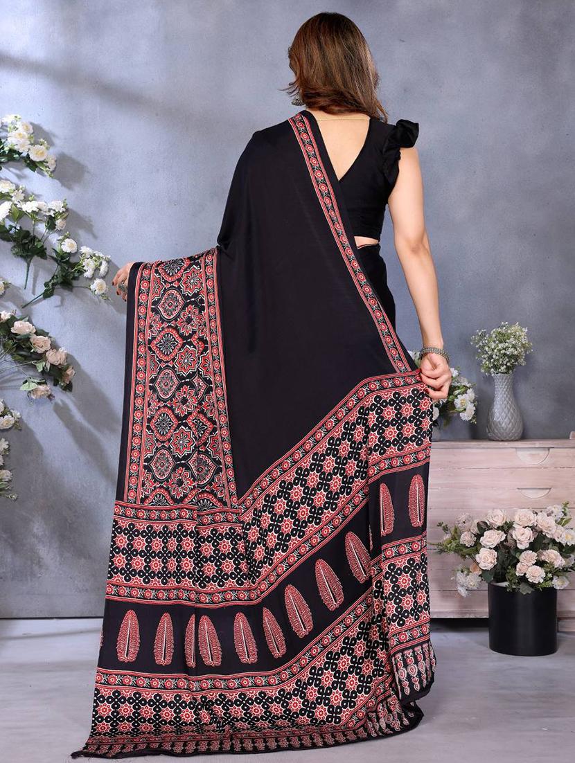 women printed casual wear saree with blouse - 22063825 - Standard Image - 2