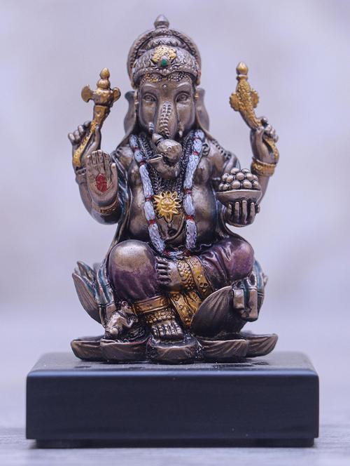 polyresin divine harmony home decor statues - 22065662 - Standard Image - 0