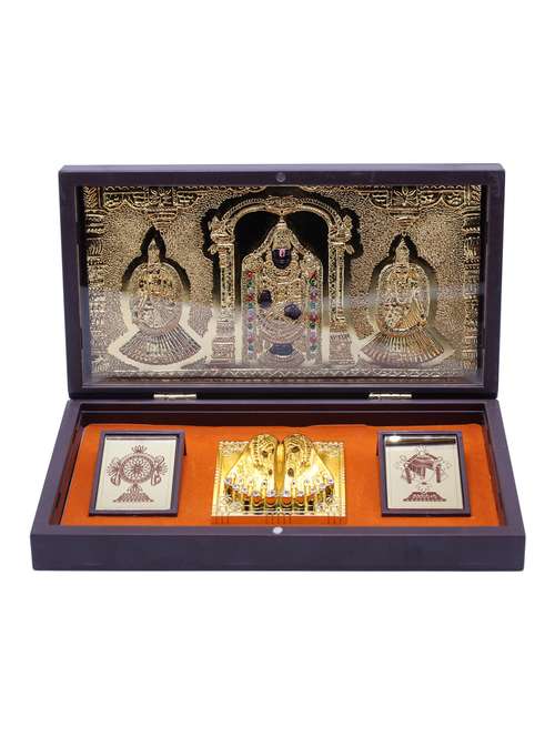 brass divine harmony home decor photo frame  - 22065707 -  Standard Image - 0