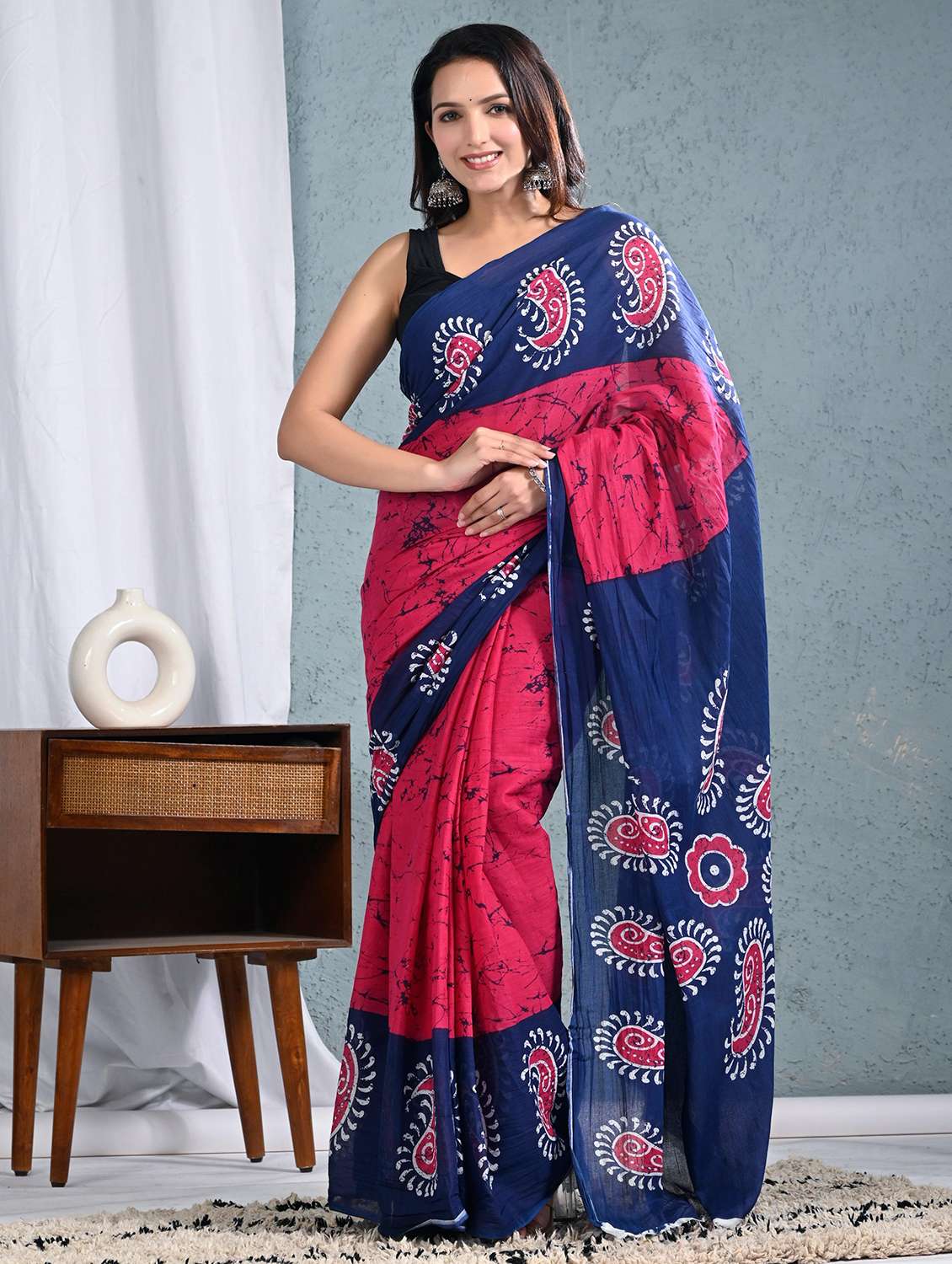 women printed casual wear saree with blouse - 22066041 - Zoom Image - 0