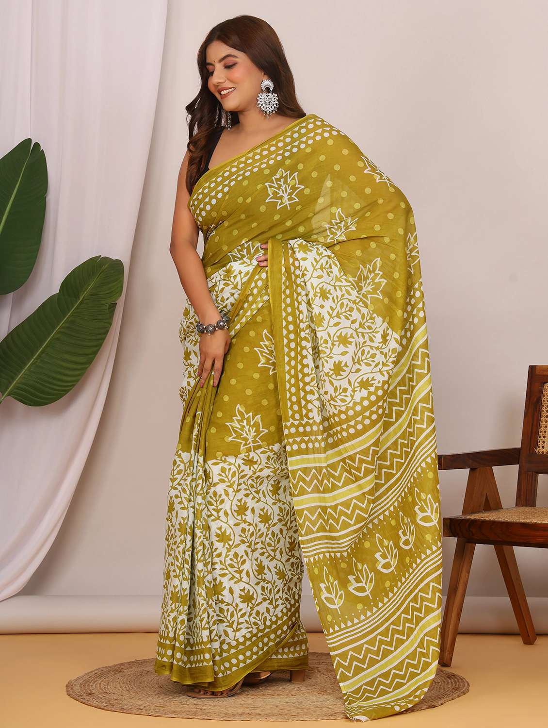 women printed casual wear saree with blouse