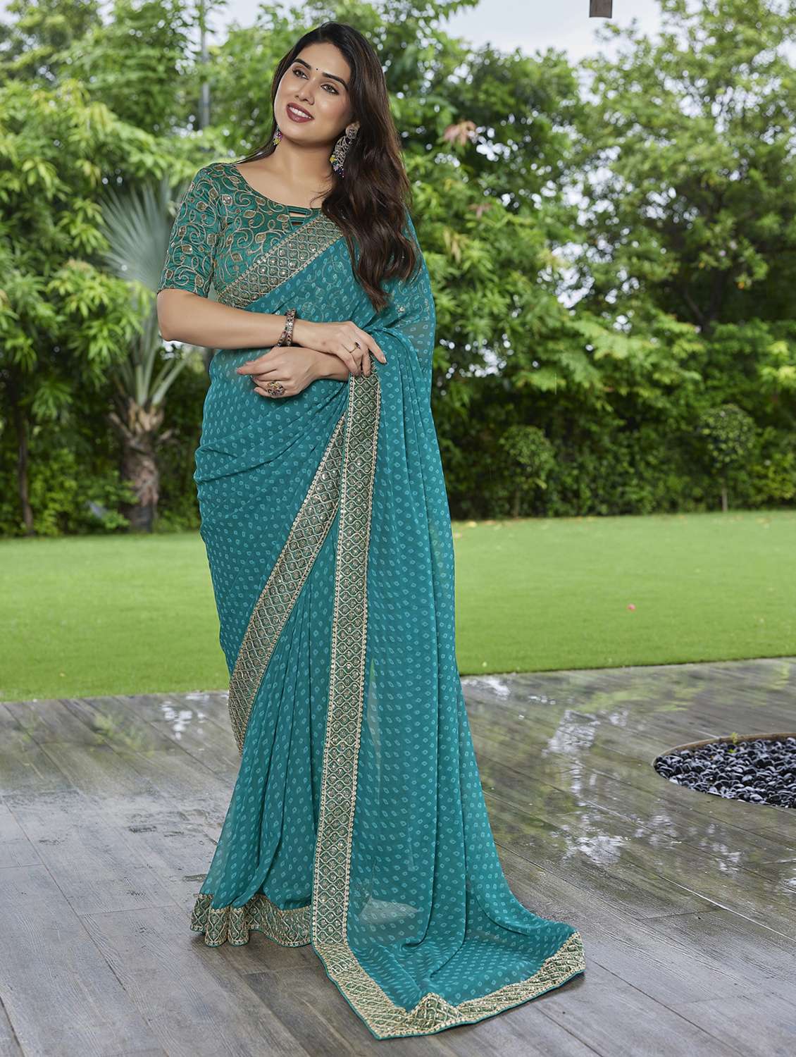 Women Bandhani Printed Bordered Saree With Blouse