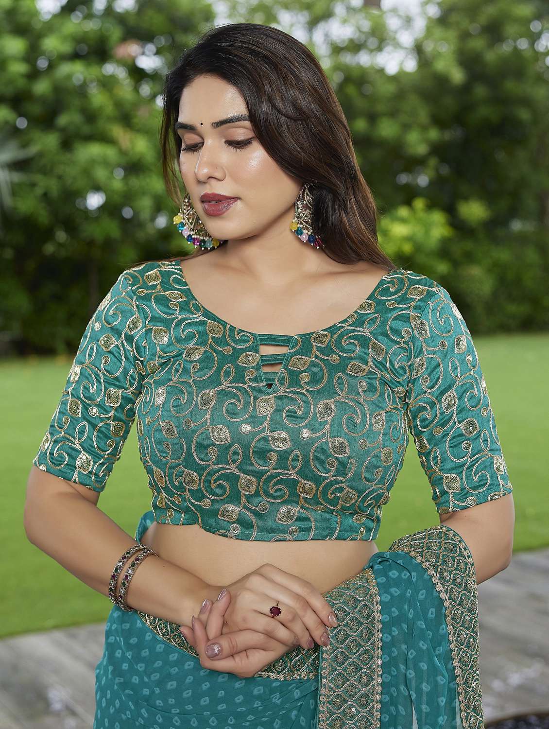 Women Bandhani Printed Bordered Saree With Blouse