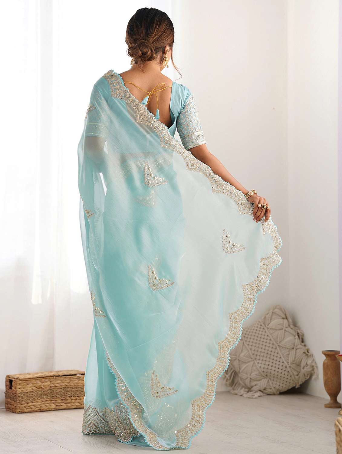 women solid with work embroidered saree with blouse - 22066127 - Standard Image - 2