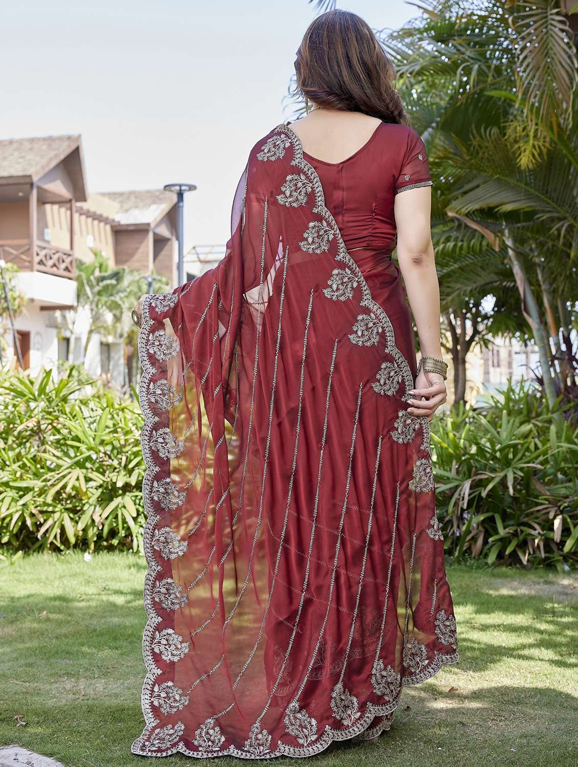 women solid with work embroidered saree with blouse - 22066149 - Standard Image - 2