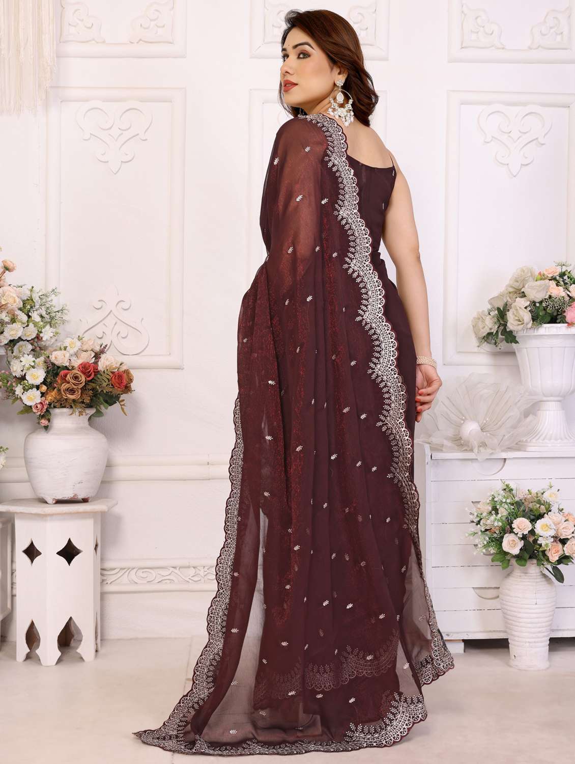women solid with work embroidered saree with blouse - 22066150 - Standard Image - 2