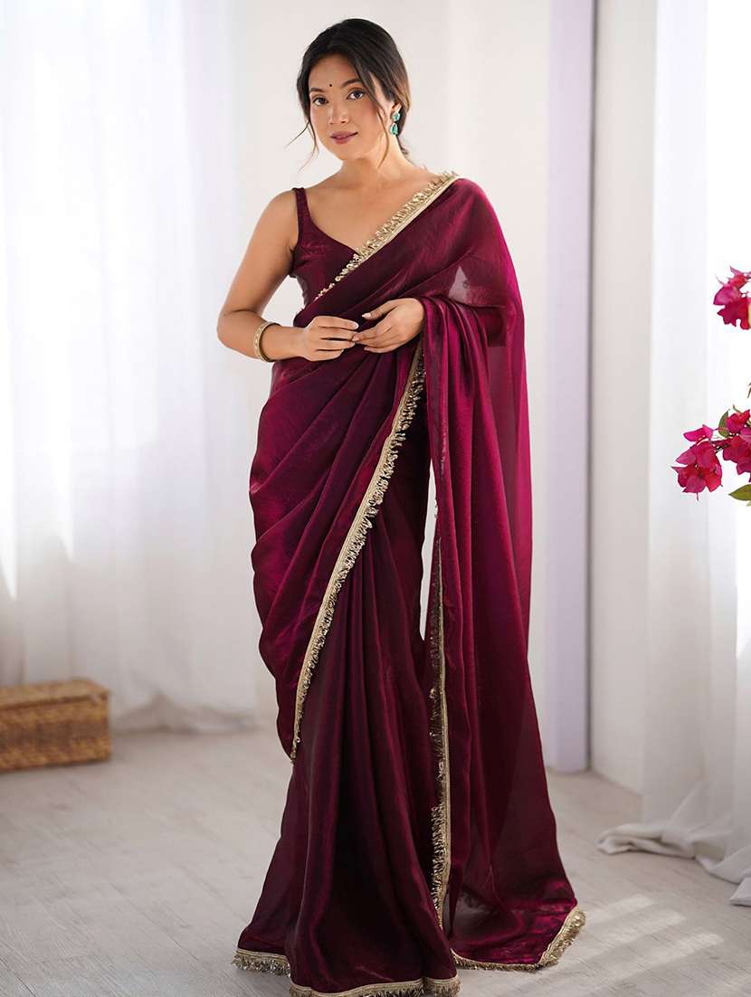 women solid with bordered saree with blouse - 22066206 - Zoom Image - 0