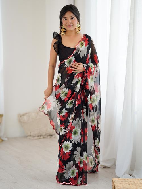 women floral printed saree with blouse - 22066335 - Standard Image - 0