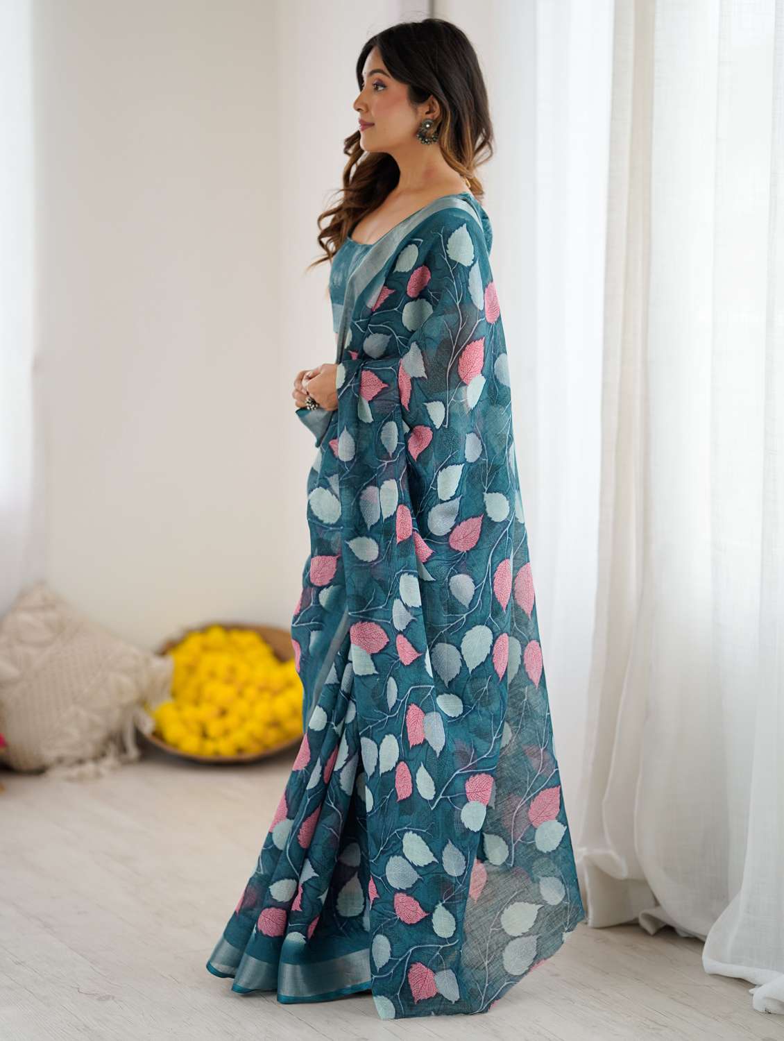 women printed casual wear saree with blouse - 22066351 -  Standard Image - 2