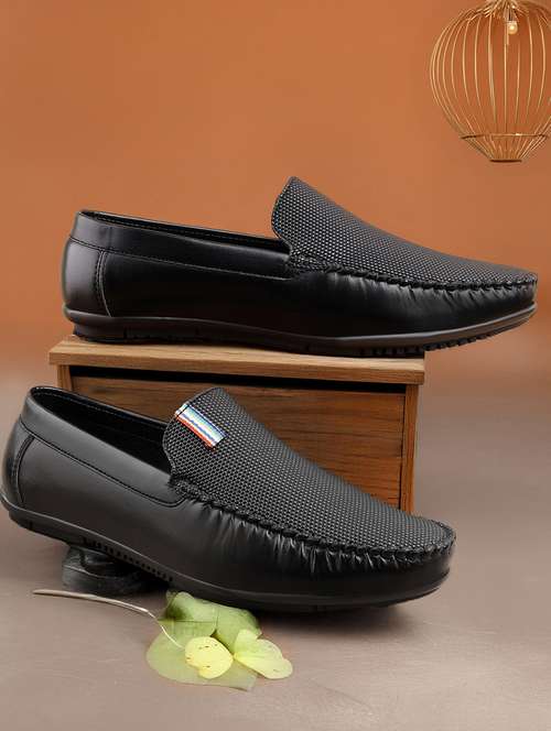 men solid slip on loafer - 22067548 - Standard Image - 0