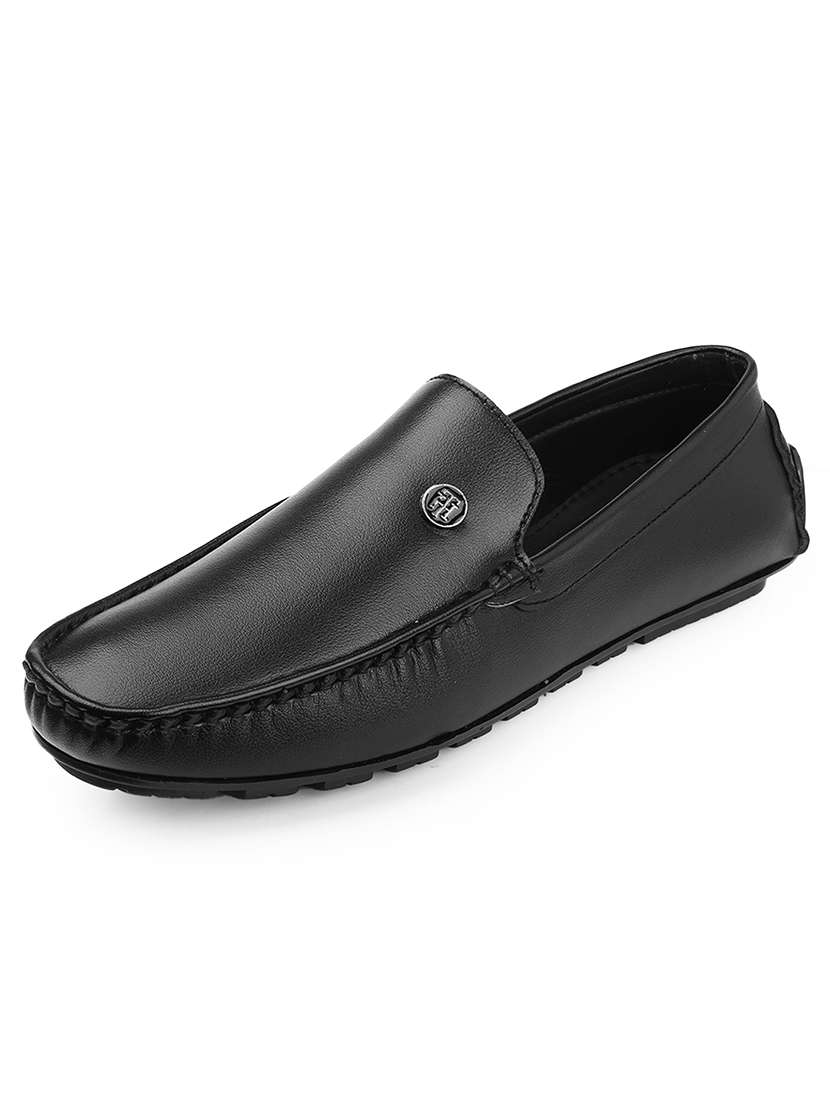 men solid slip on loafer - 22067551 - Standard Image - 2