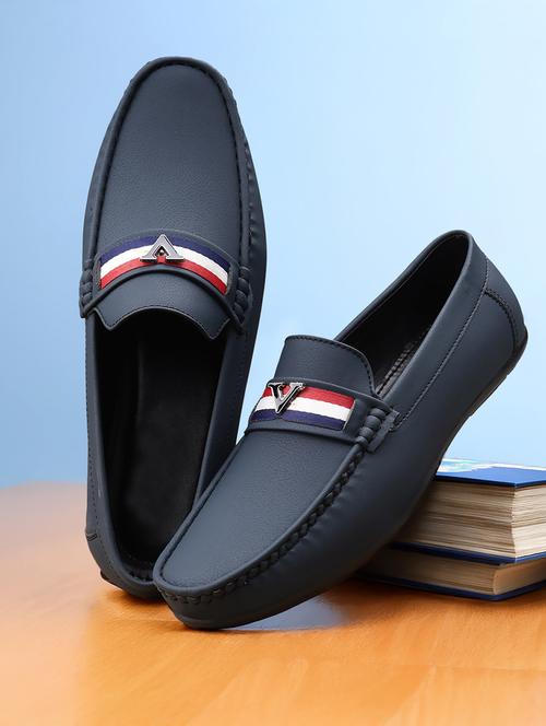 men solid slip on loafer - 22067578 - Standard Image - 0