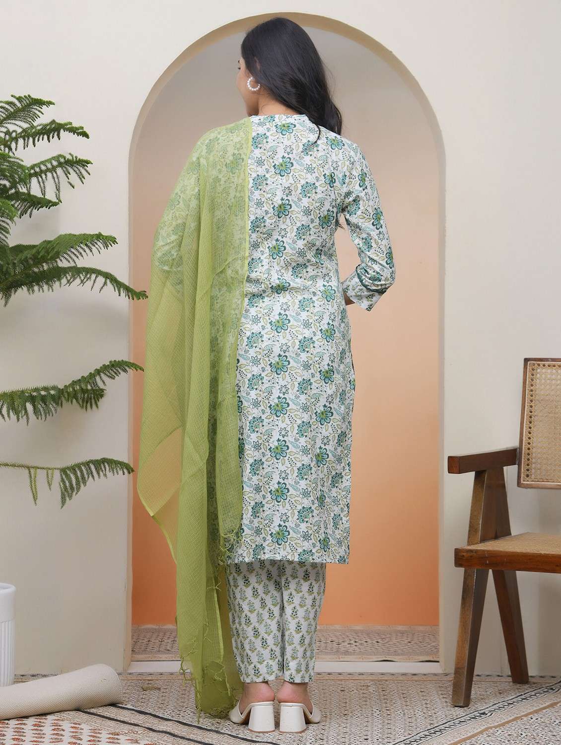women three quarter sleeve kurta pant with dupatta set - 22068499 - Standard Image - 2