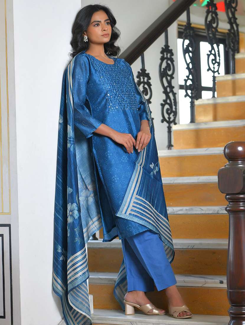 women three quarter sleeve kurta pant with dupatta set - 22068519 -  Standard Image - 2