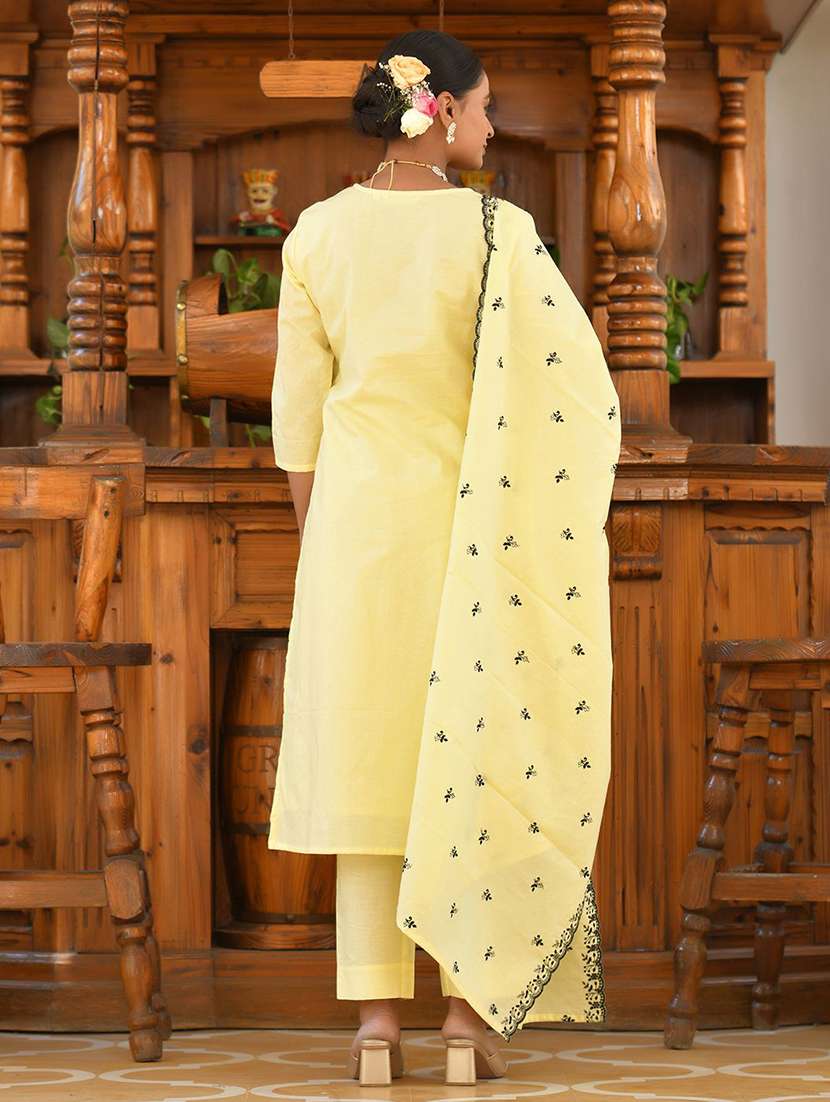 women three quarter sleeve kurta pant with dupatta set - 22068521 - Standard Image - 2