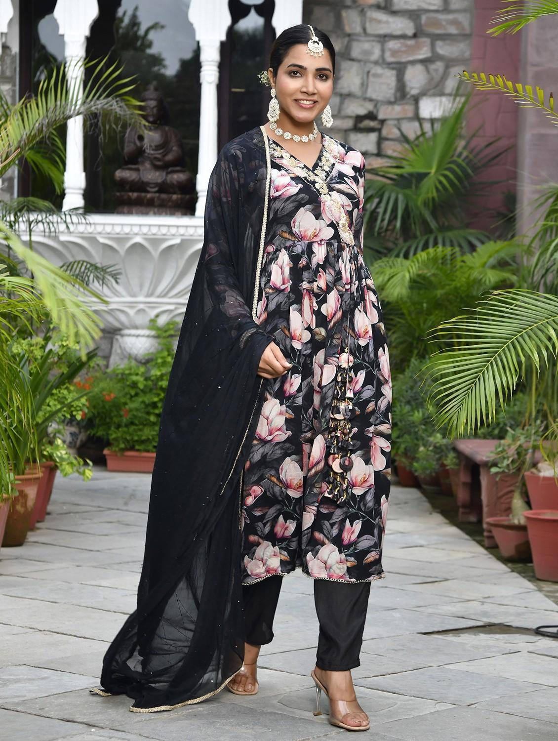 women three quarter sleeve kurta pant with dupatta set - 22068530 - Standard Image - 2