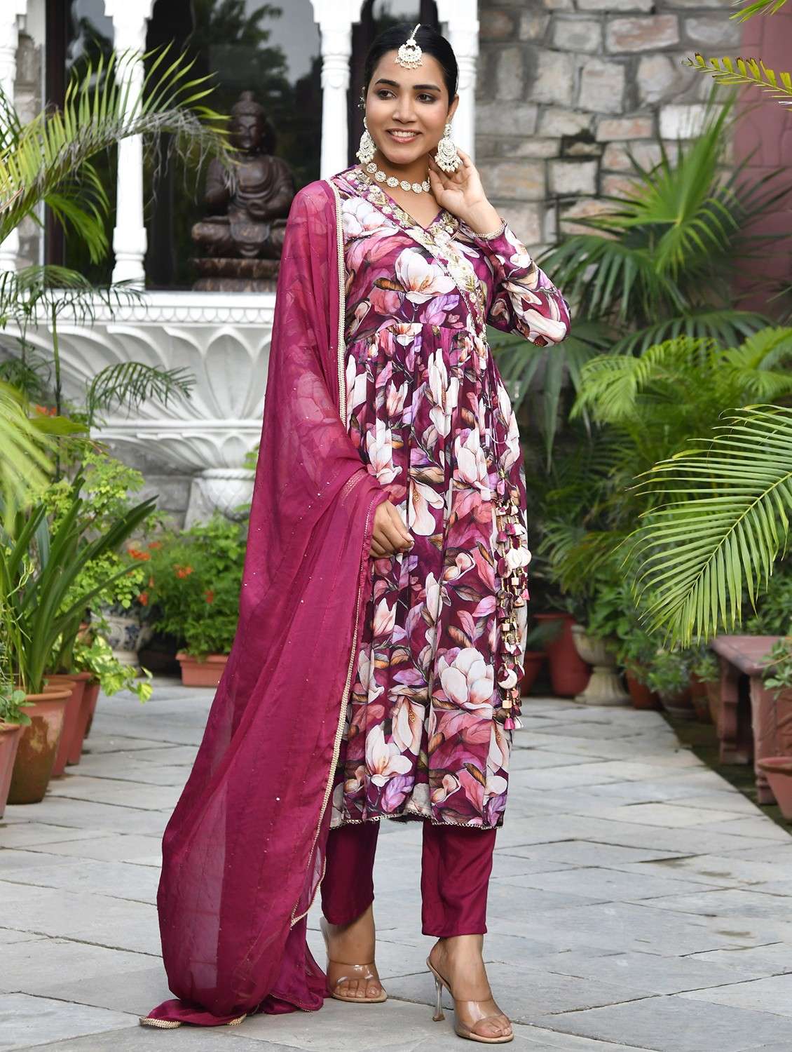 women floral long sleeve kurta pant with dupatta set - 22068531 - Standard Image - 2