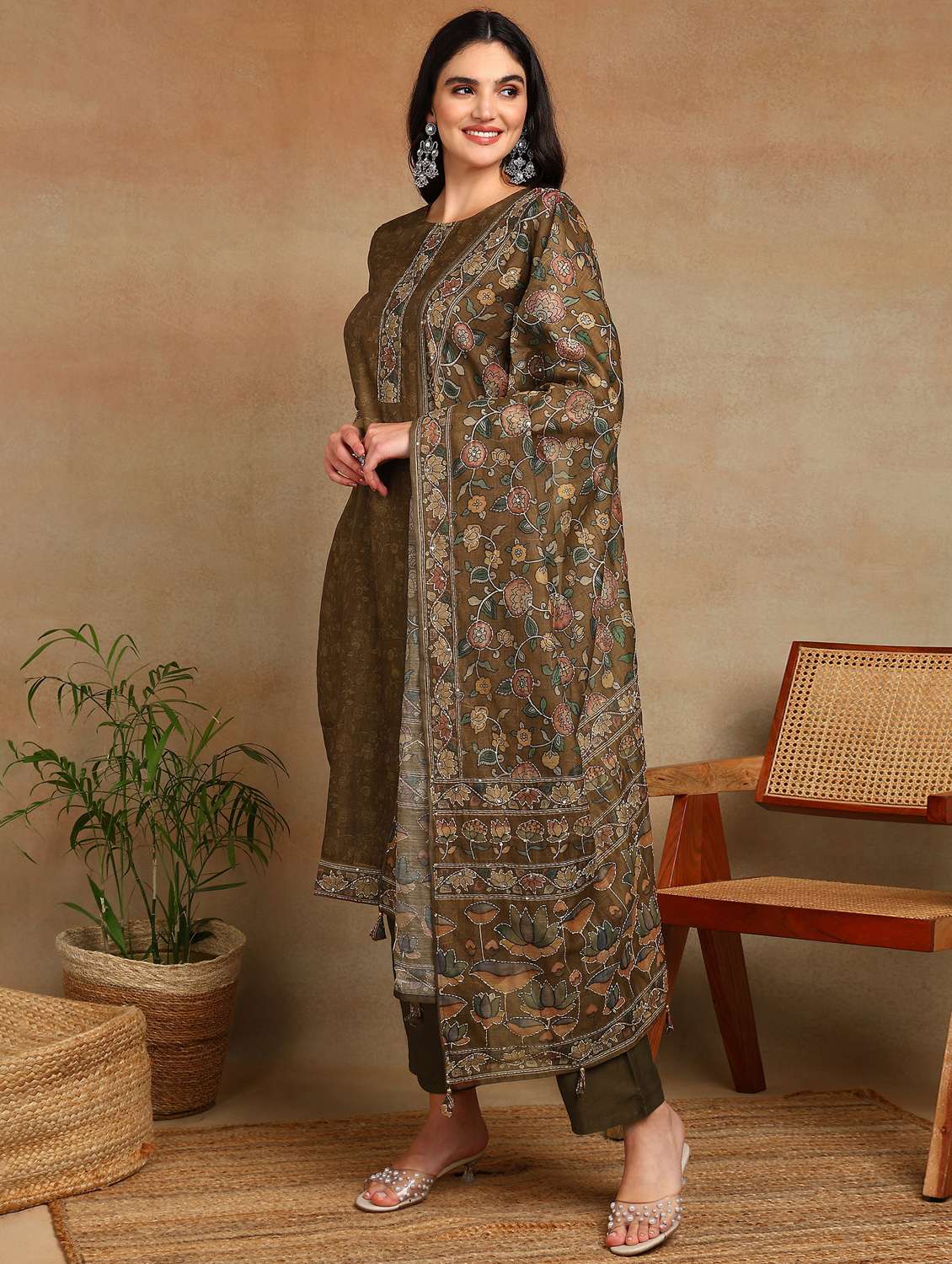 women three quarter sleeve kurta pant with dupatta set - 22068564 - Standard Image - 2