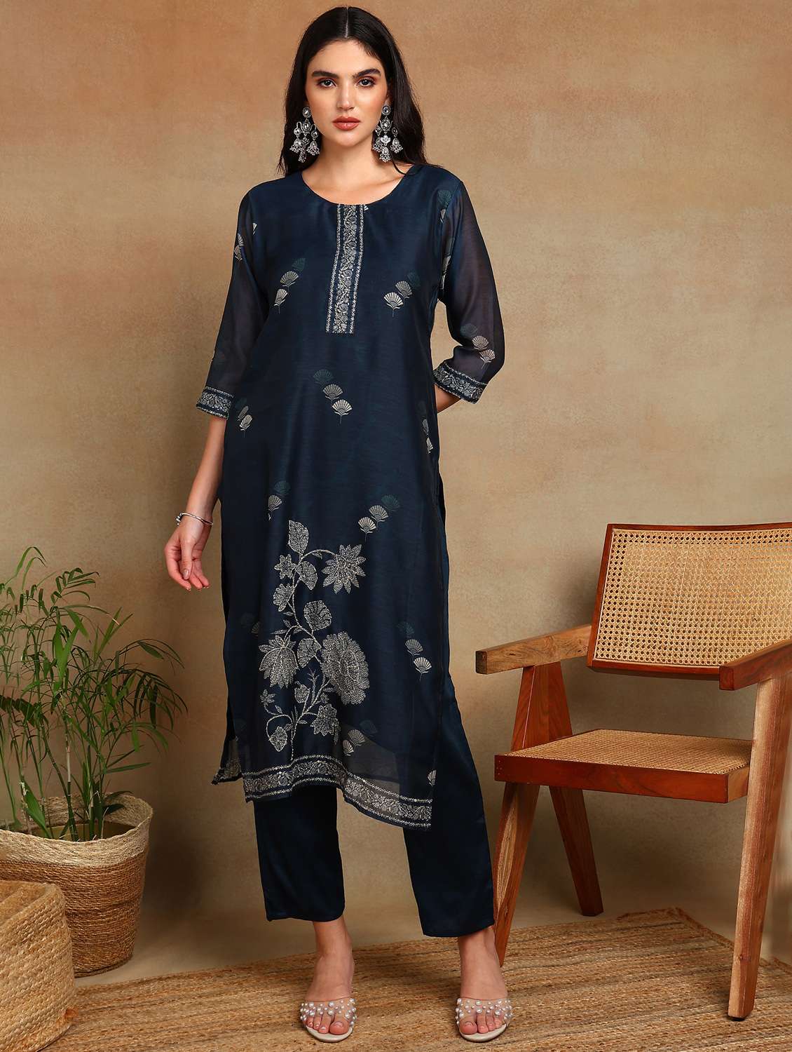women three quarter sleeve kurta pant with dupatta set - 22068574 - Standard Image - 2