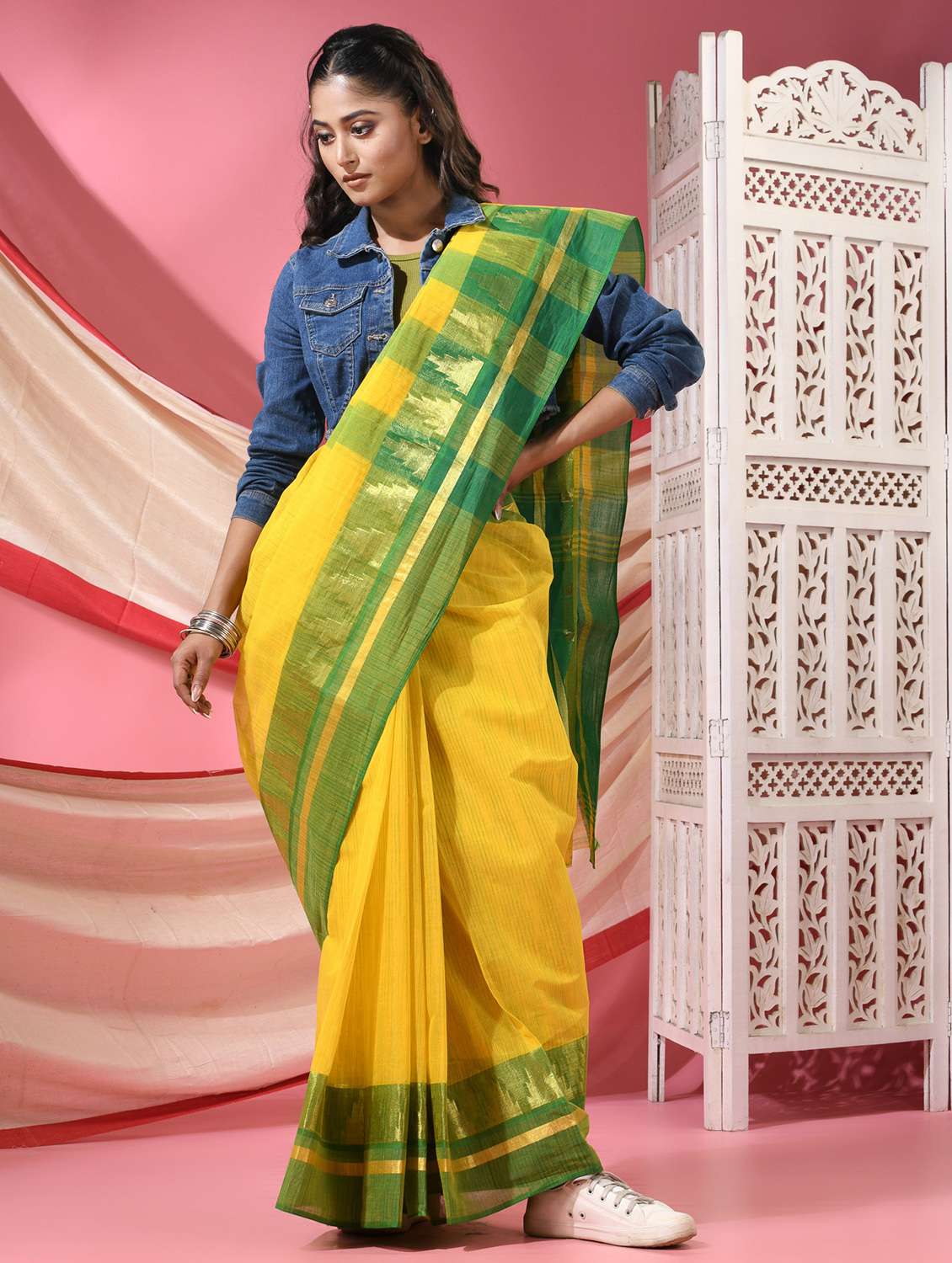 women self design handloom saree