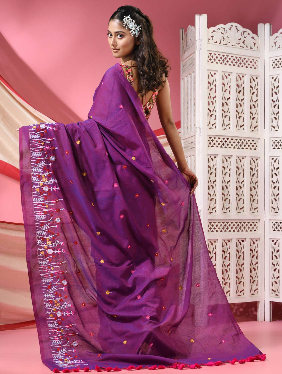 women solid with work embroidered saree with blouse - 22068629 -  Standard Image - 2