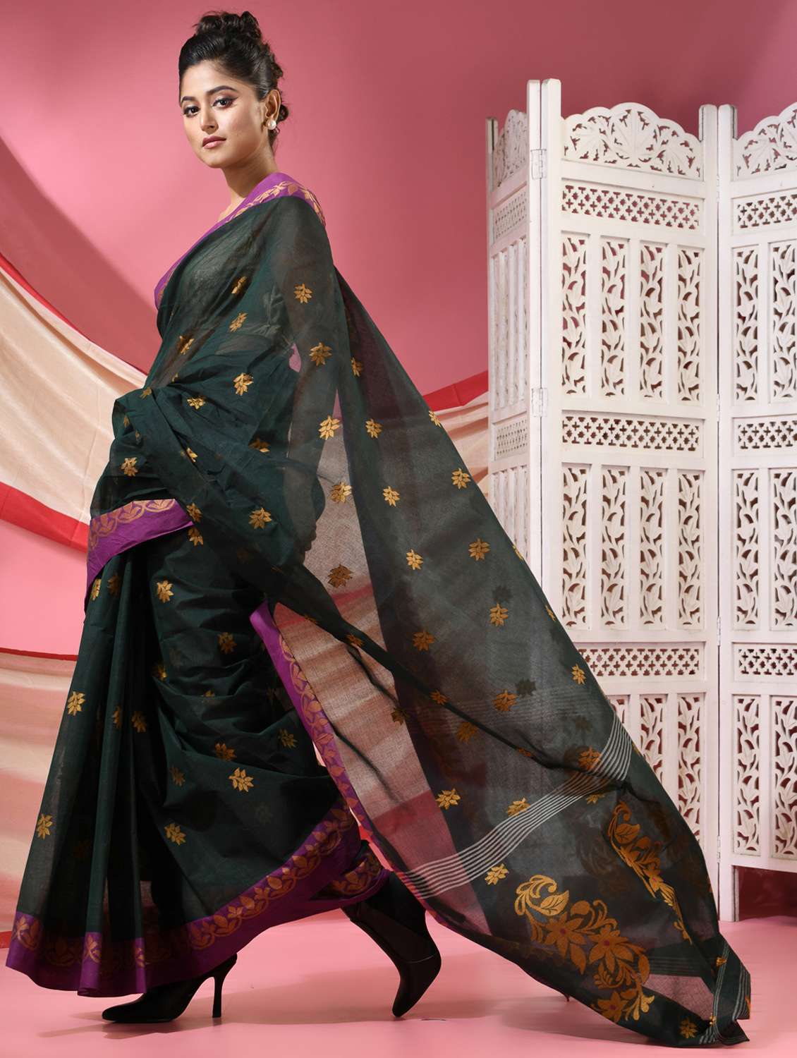 women self design handloom saree - 22068634 - Standard Image - 2