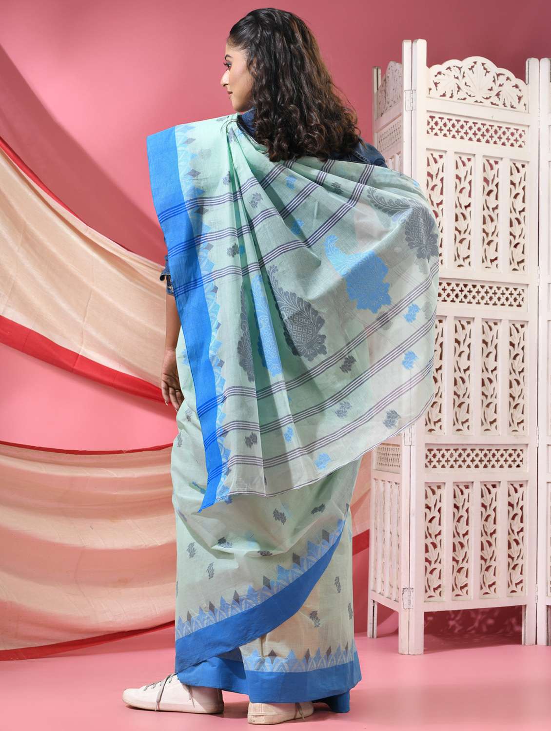 women self design handloom saree - 22068639 -  Standard Image - 2
