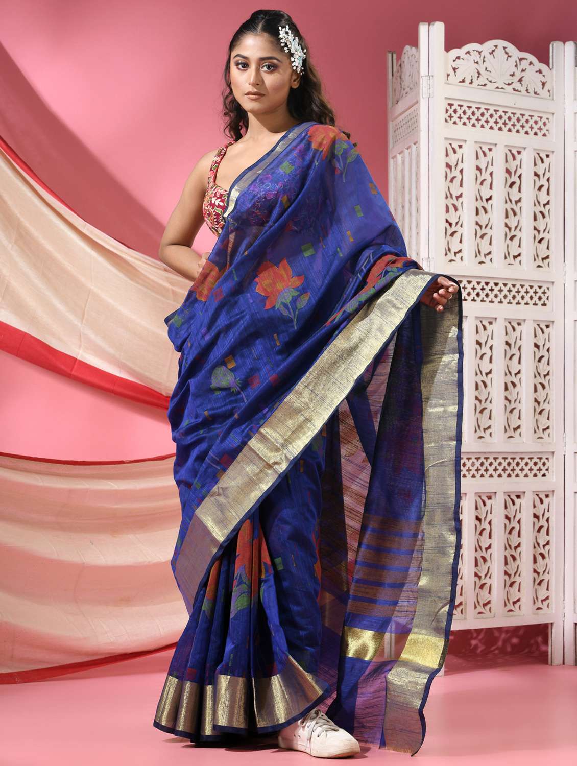women floral handloom saree with blouse