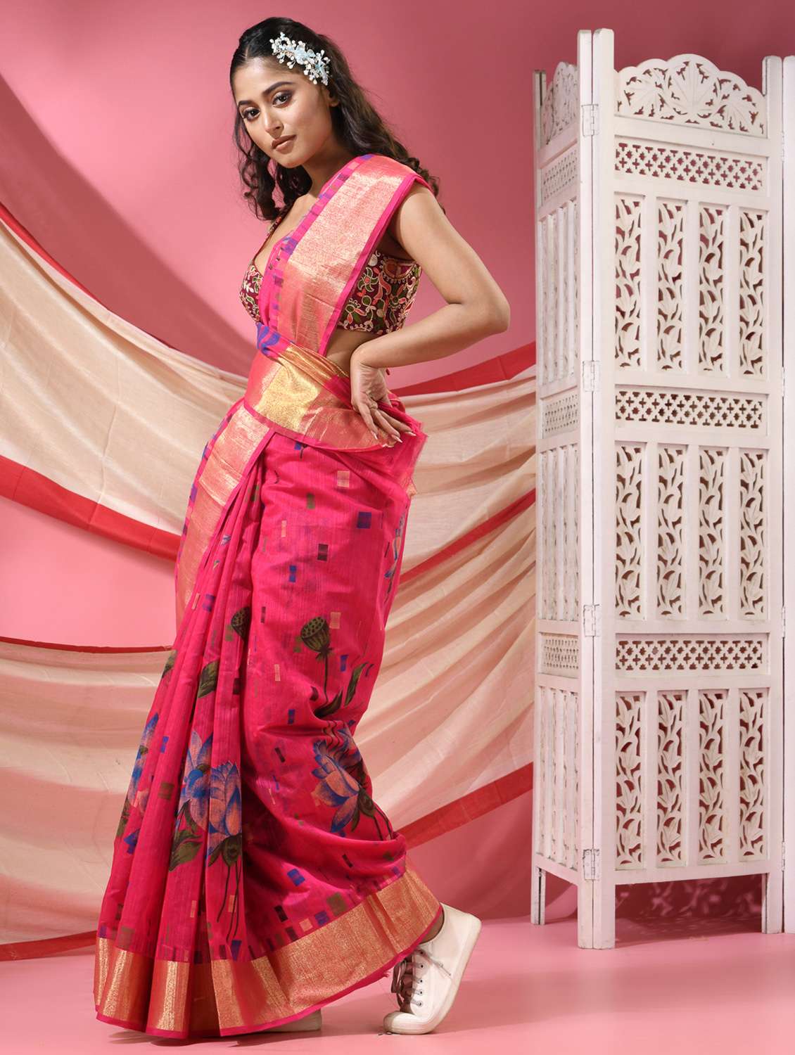 women floral handloom saree with blouse - 22068642 -  Standard Image - 2