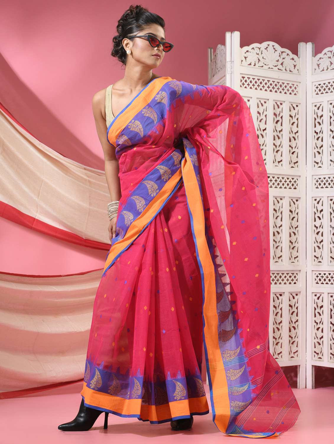women self design handloom saree - 22068645 - Standard Image - 2