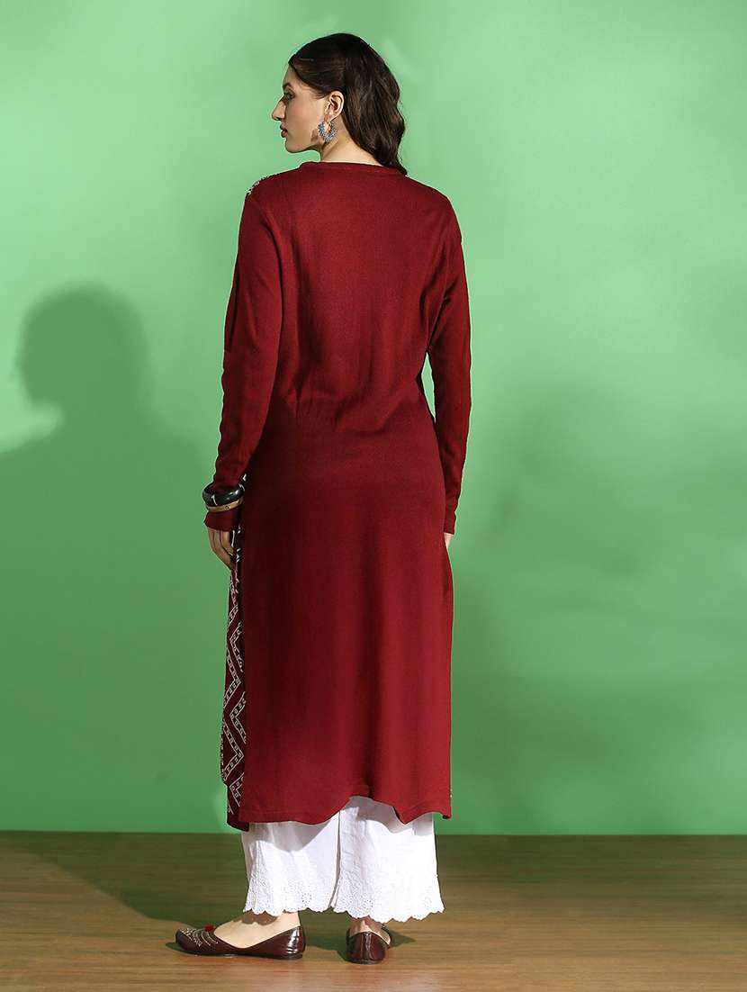 globus women maroon round neck full sleeves placement weave knitted acrylic loose fit winter wear kurta - 22069704 -  Standard Image - 2