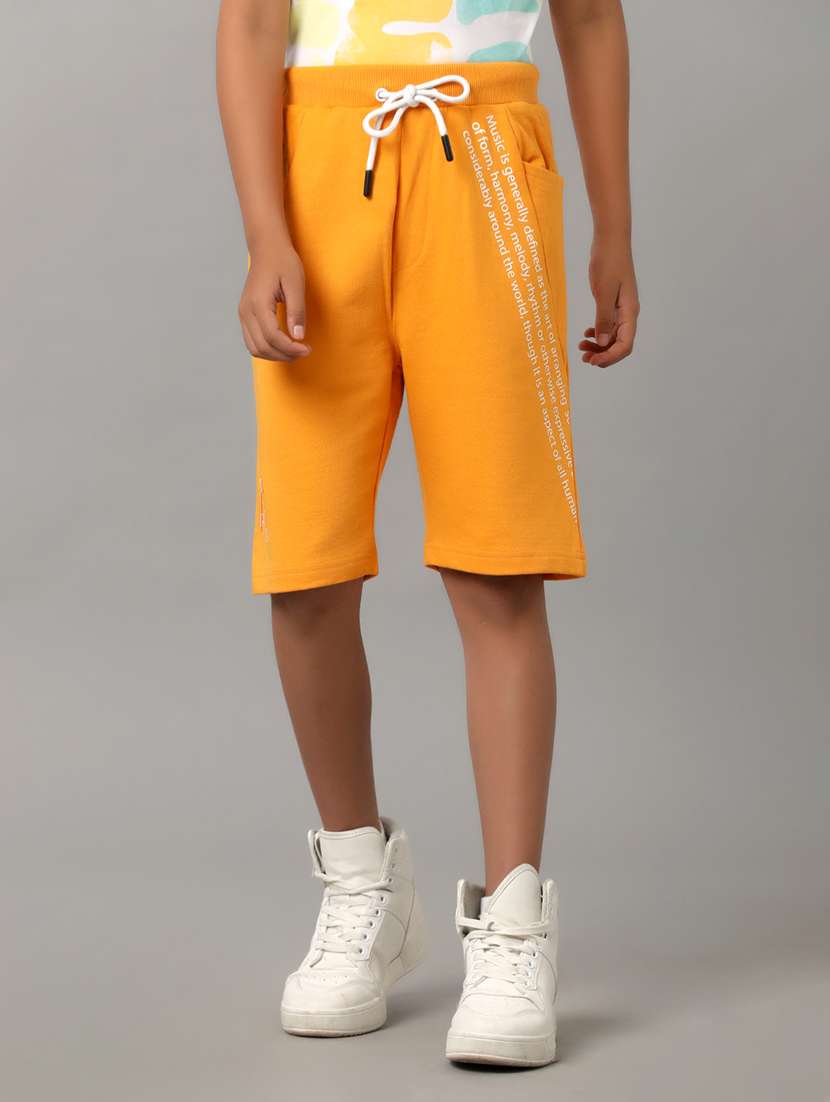 boys printed mid rise regular fit shorts 