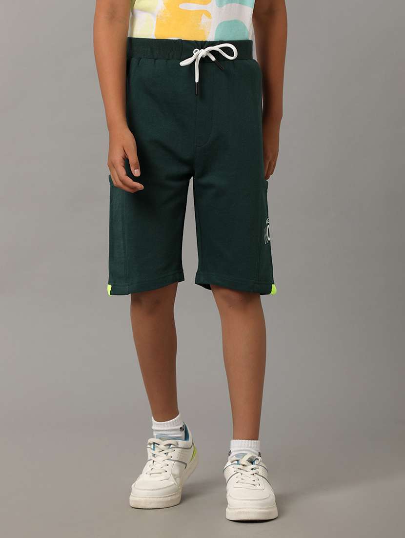 boys solid mid rise regular fit shorts 