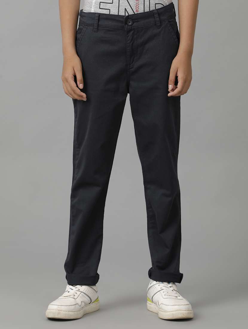 boys solid mid rise slim fit chinos 