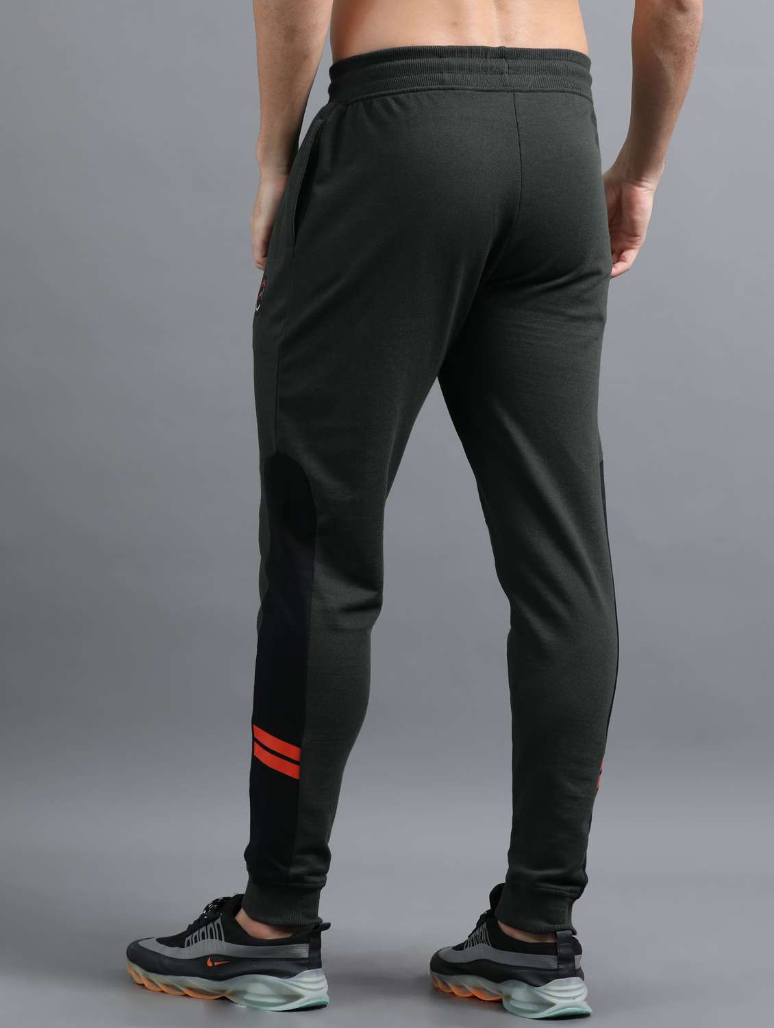 men placement print mid rise regular fit jogger - 22070966 -  Standard Image - 2