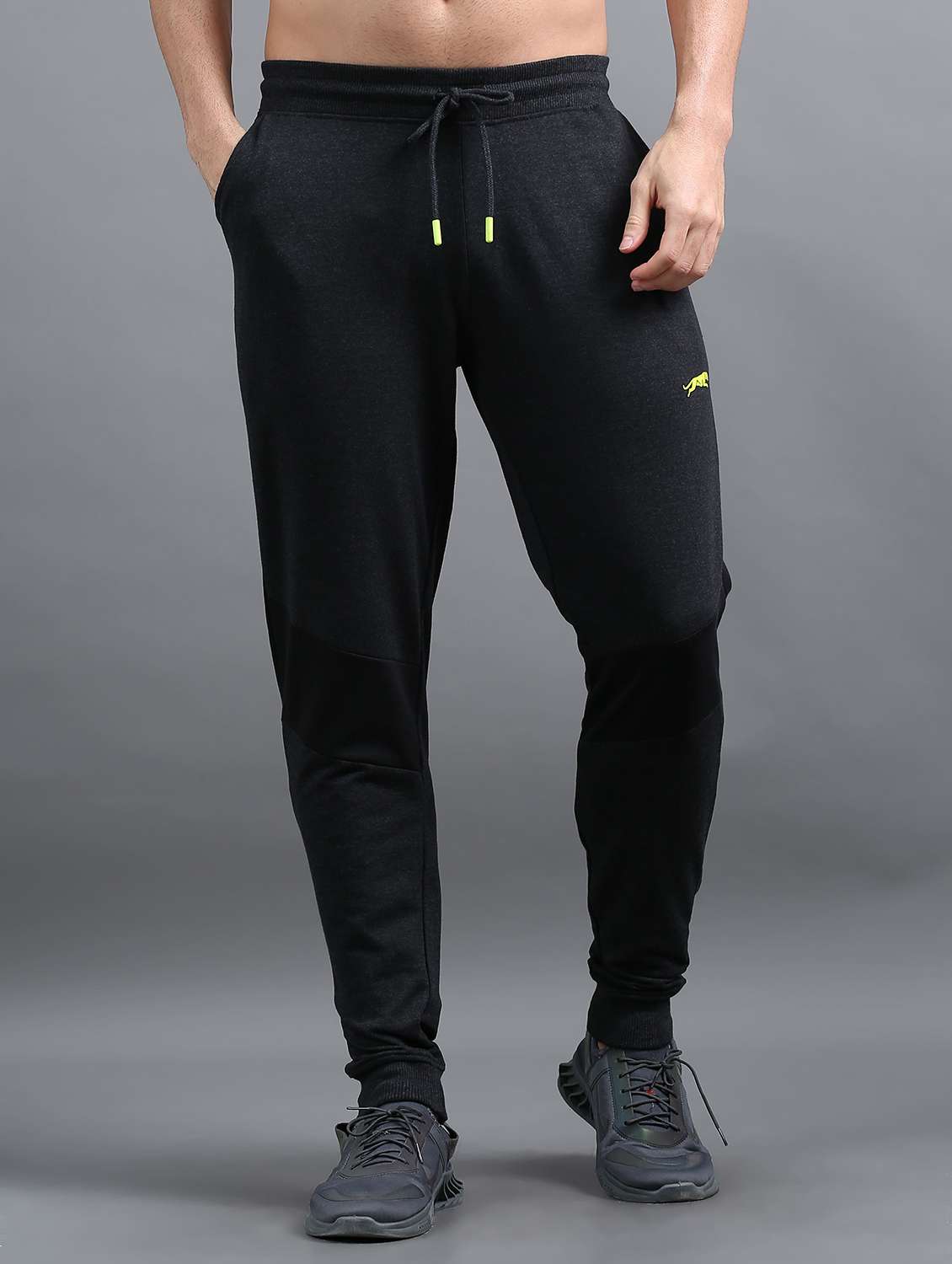 men color block mid rise regular fit jogger