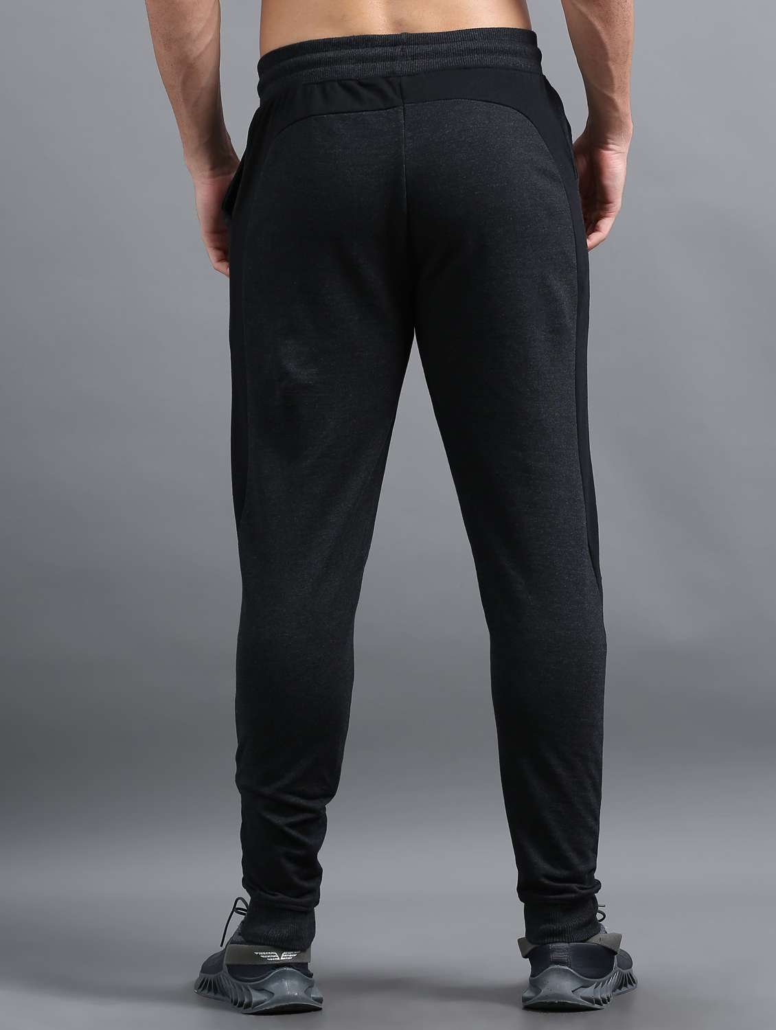 men color block mid rise regular fit jogger - 22070972 -  Standard Image - 2