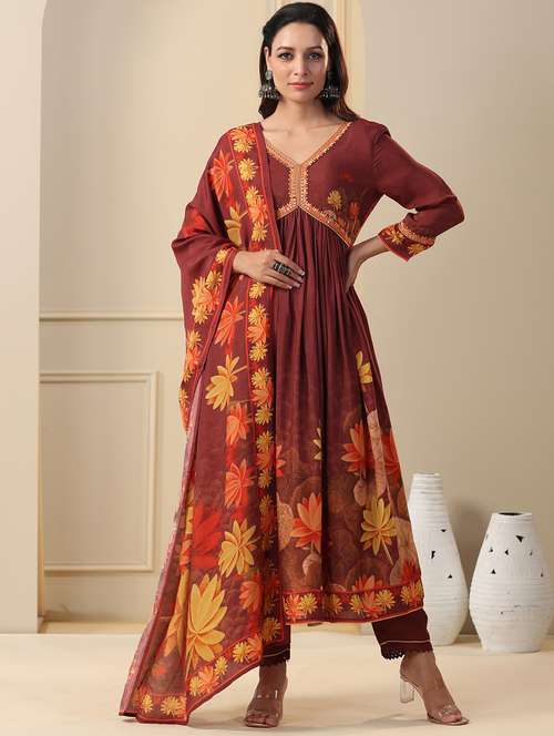 women printed three quarter sleeve kurta pant with dupatta set