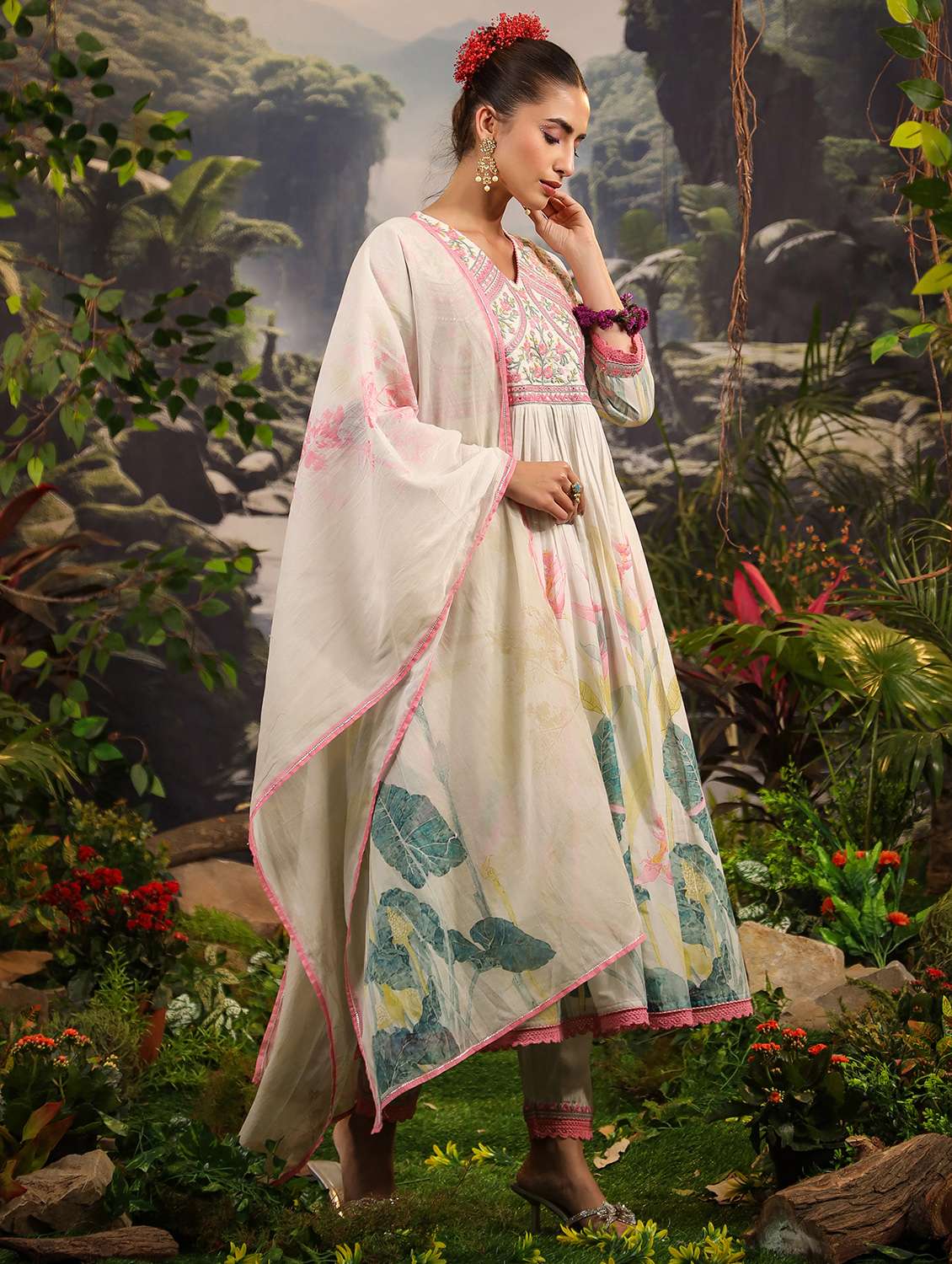 Women Thre Quarter Sleeve Anarkali Kurta Pant With Dupatta Set