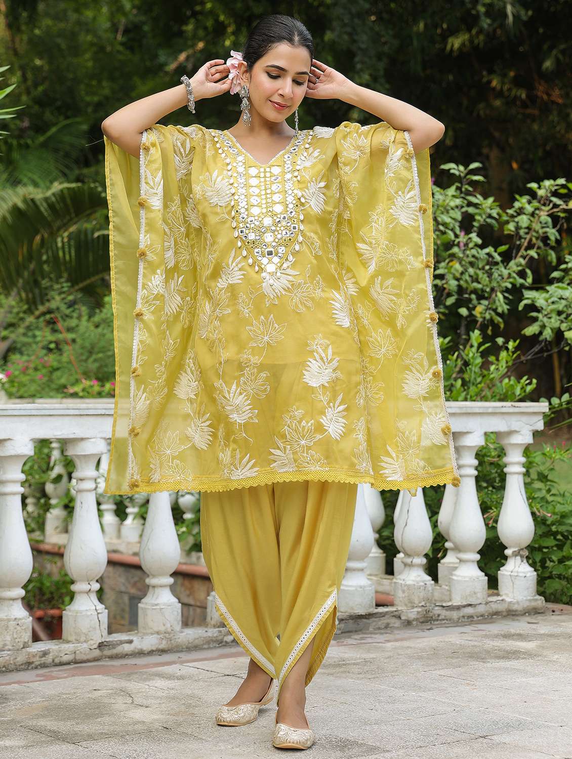 Women Embroidered Kaftan And Dhoti Set