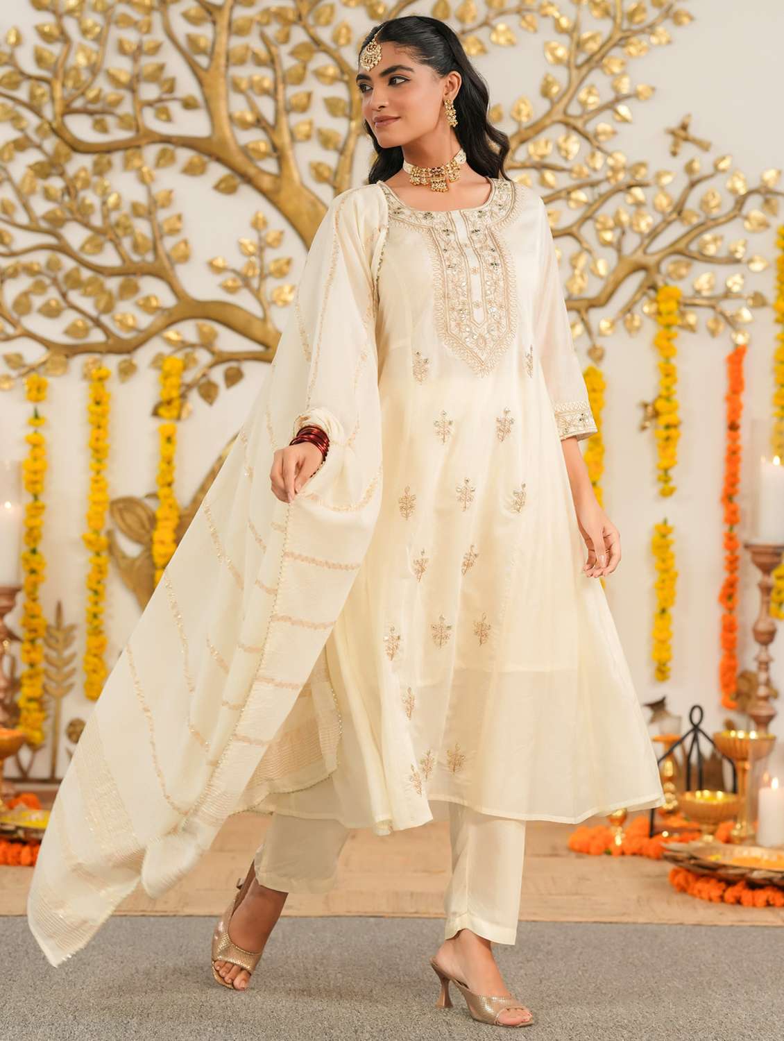 women solid with work three quarter sleeve kurta pant with dupatta set - 22072086 - Standard Image - 2