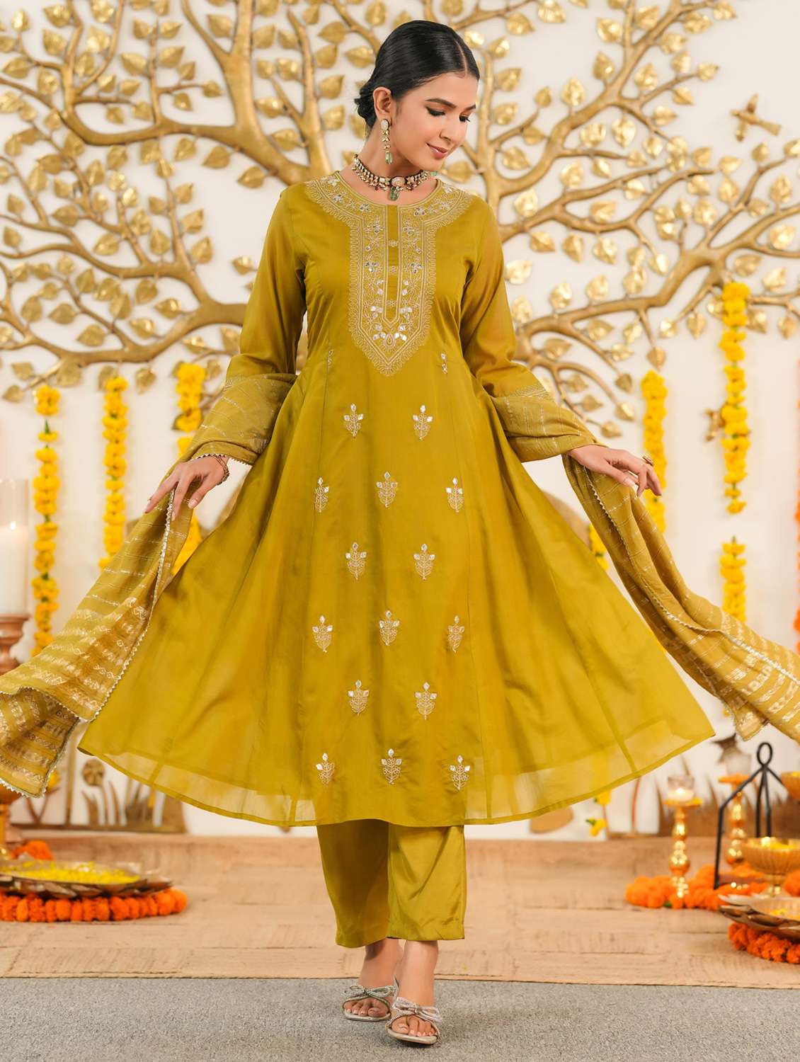 women solid with work three quarter sleeve kurta pant with dupatta set - 22072088 -  Standard Image - 2