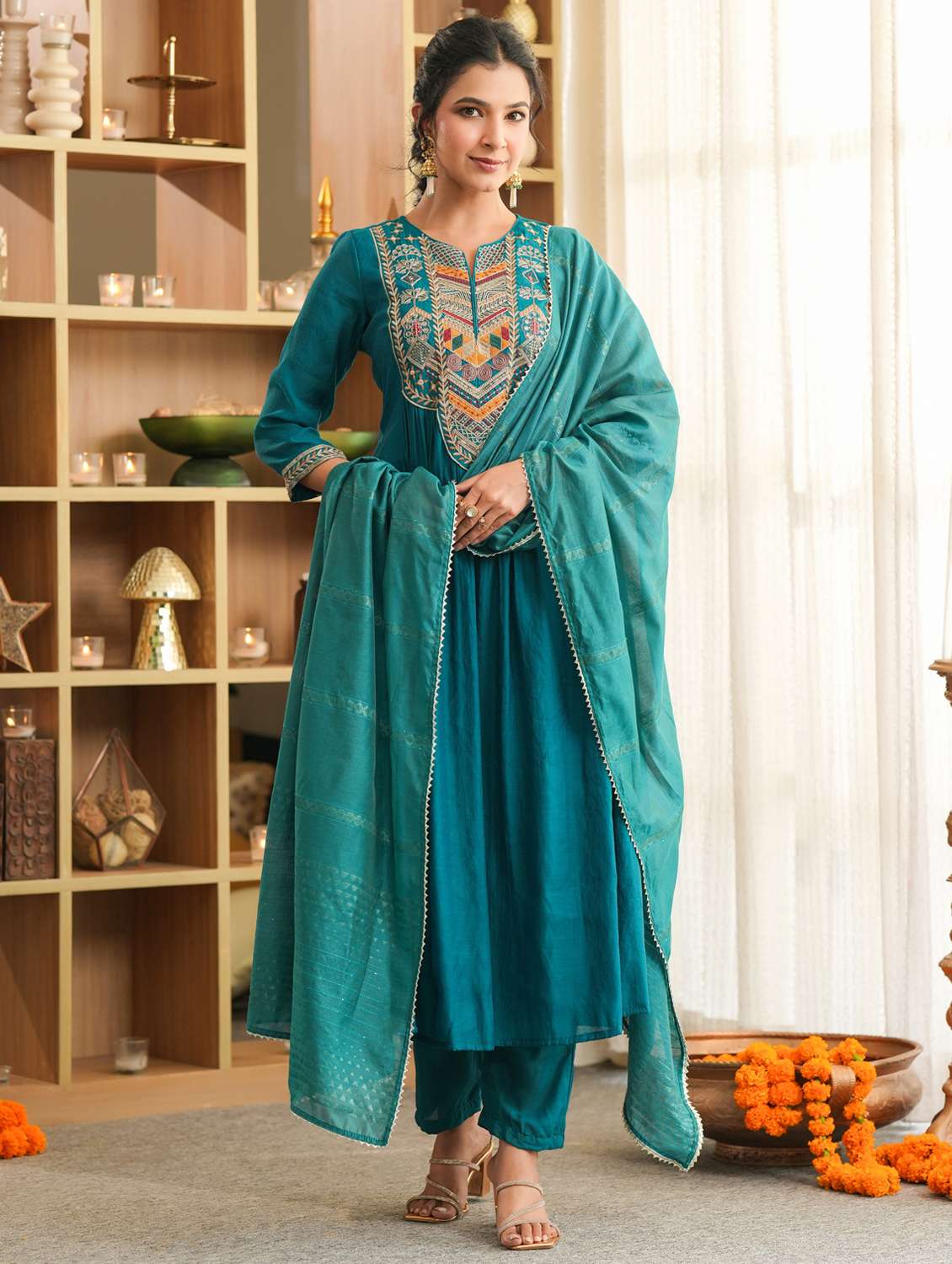 women solid with work three quarter sleeve kurta pant with dupatta set