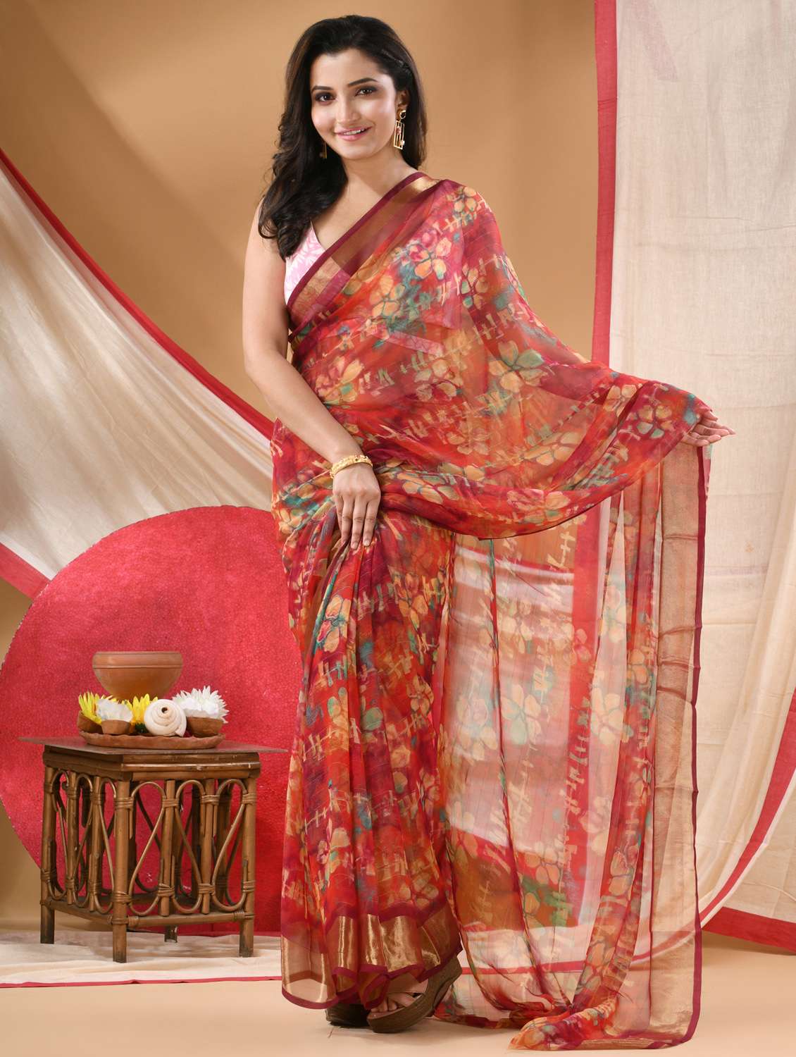women floral printed saree - 22072234 - Standard Image - 2