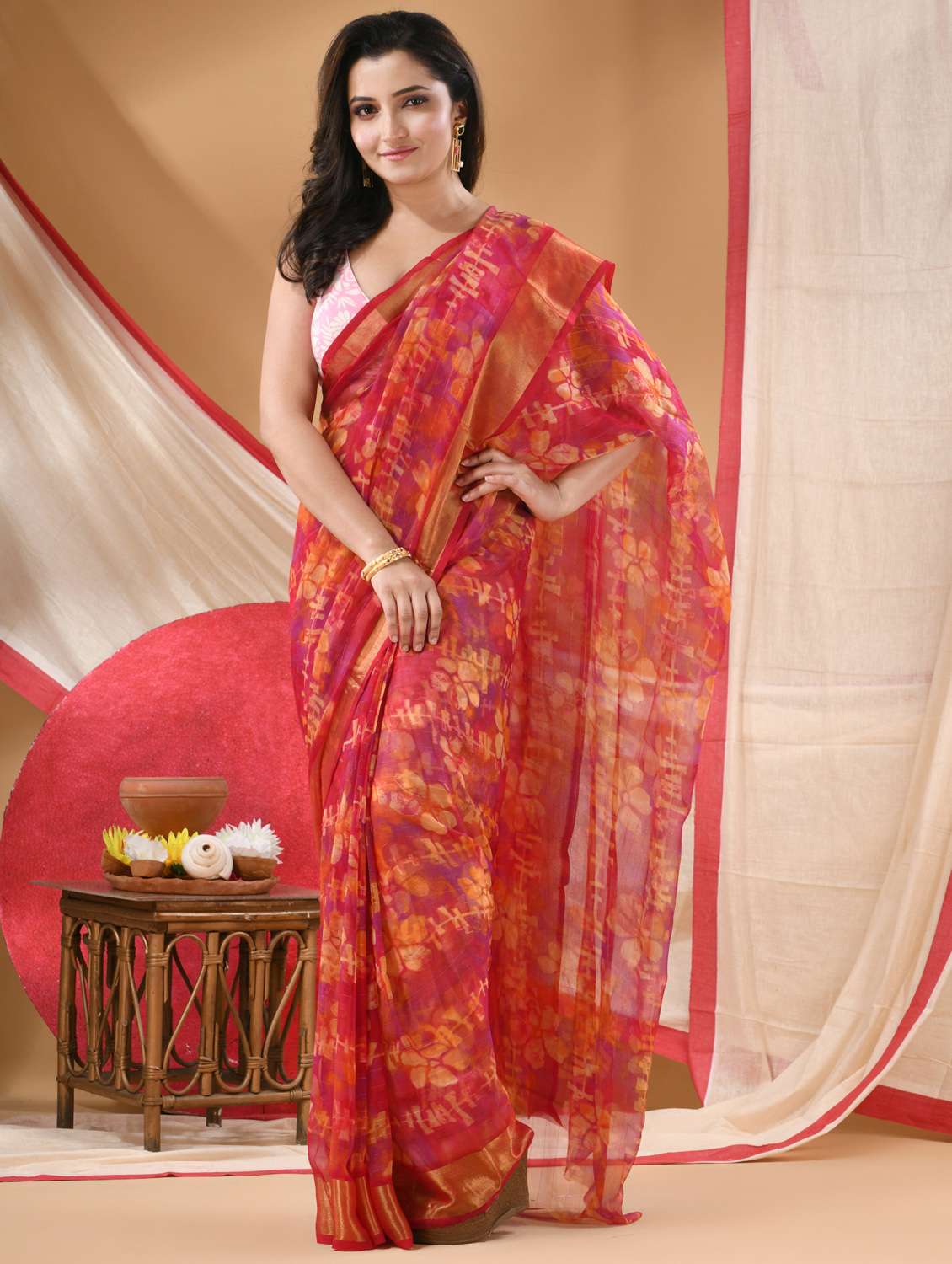 women floral printed saree - 22072236 - Zoom Image - 0