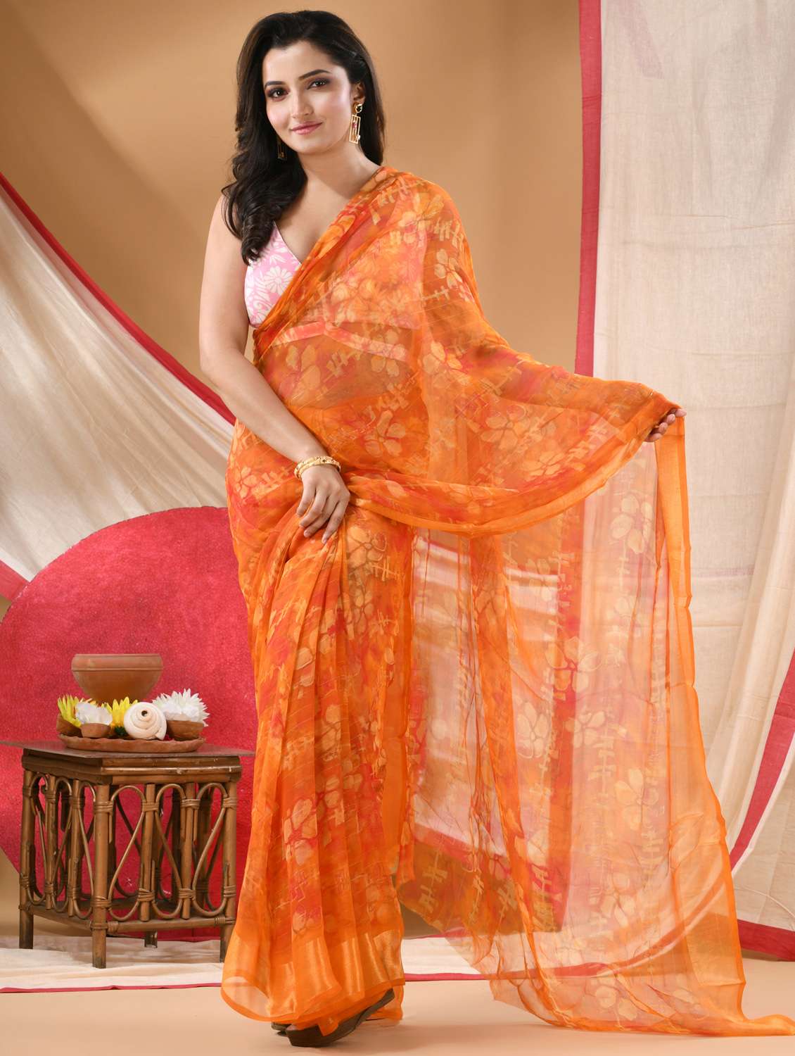 women floral printed saree - 22072237 - Standard Image - 2